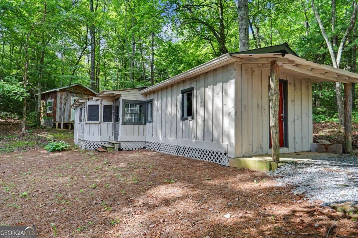 172 Fred Henry Lane Clayton GA 30525