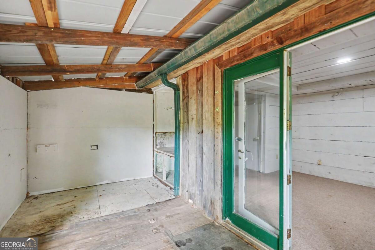 172 Fred Henry Lane Clayton GA 30525