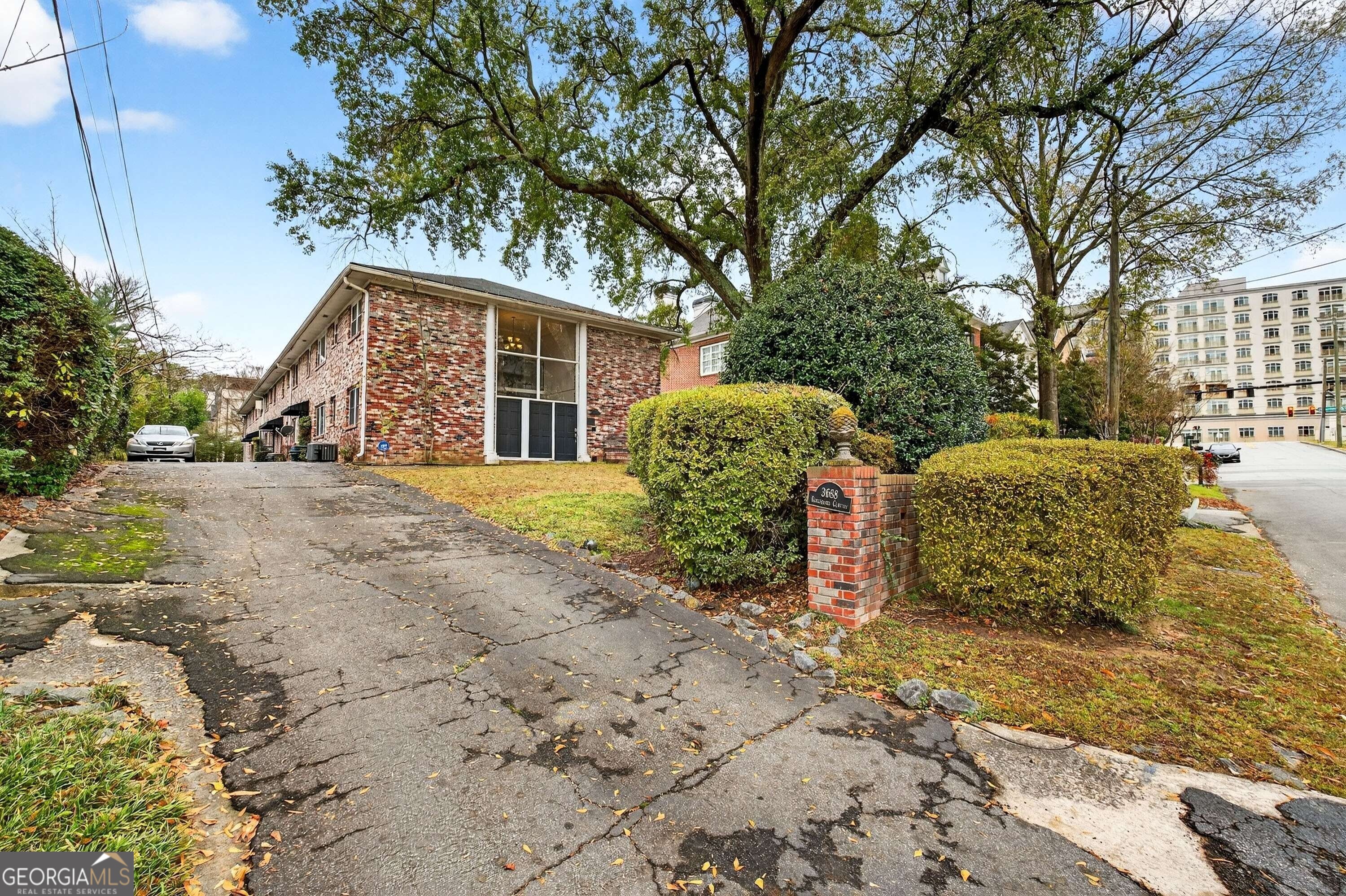 3668 Kingsboro Road NE Atlanta GA 30319