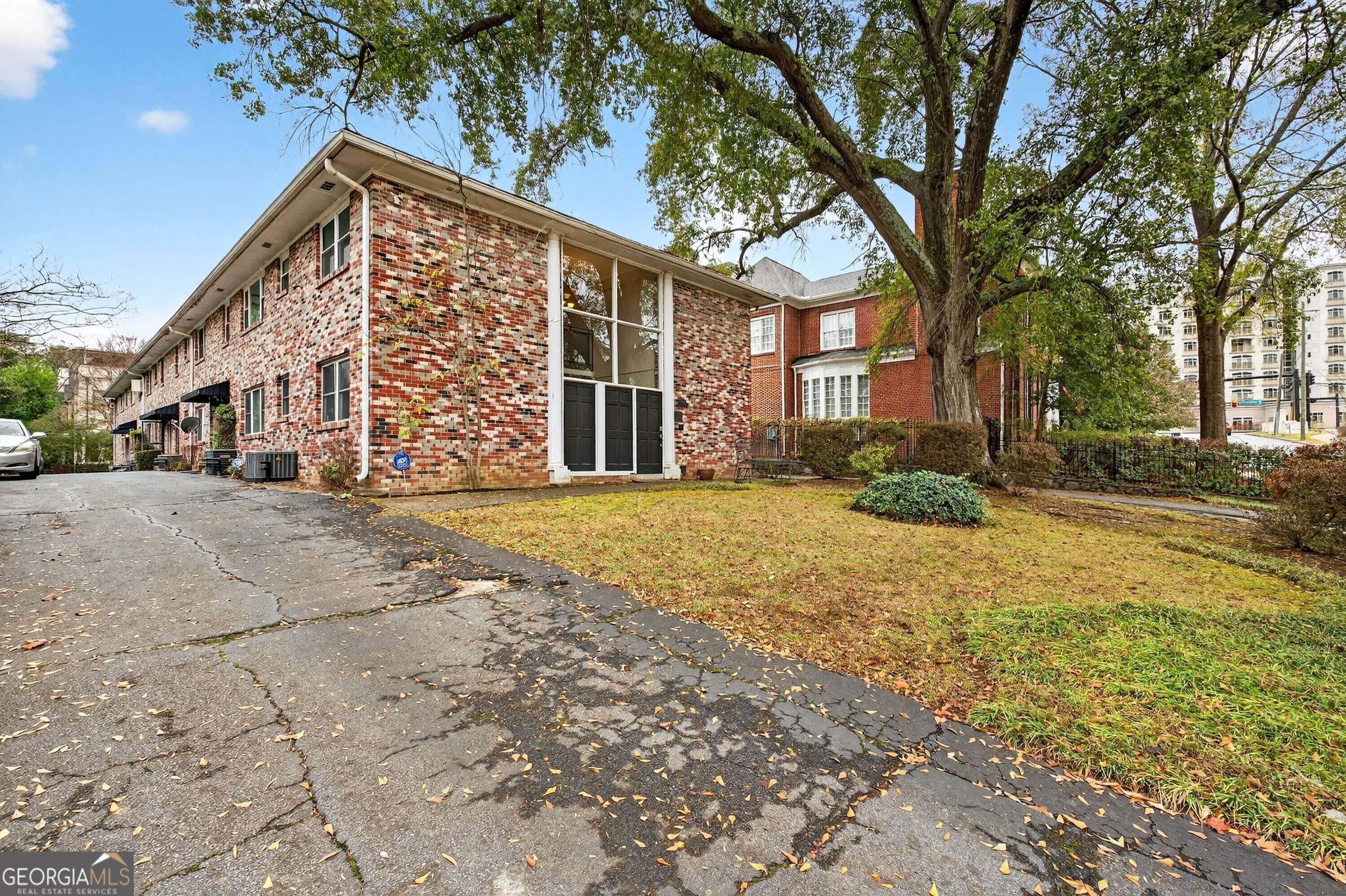 3668 Kingsboro Road NE Atlanta GA 30319