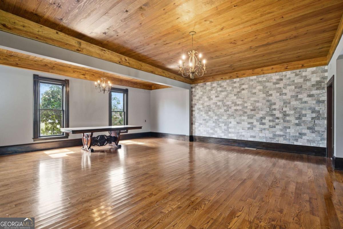 108 King Street Adairsville GA 30103