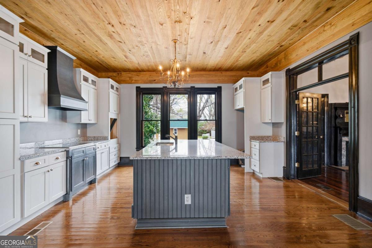 108 King Street Adairsville GA 30103