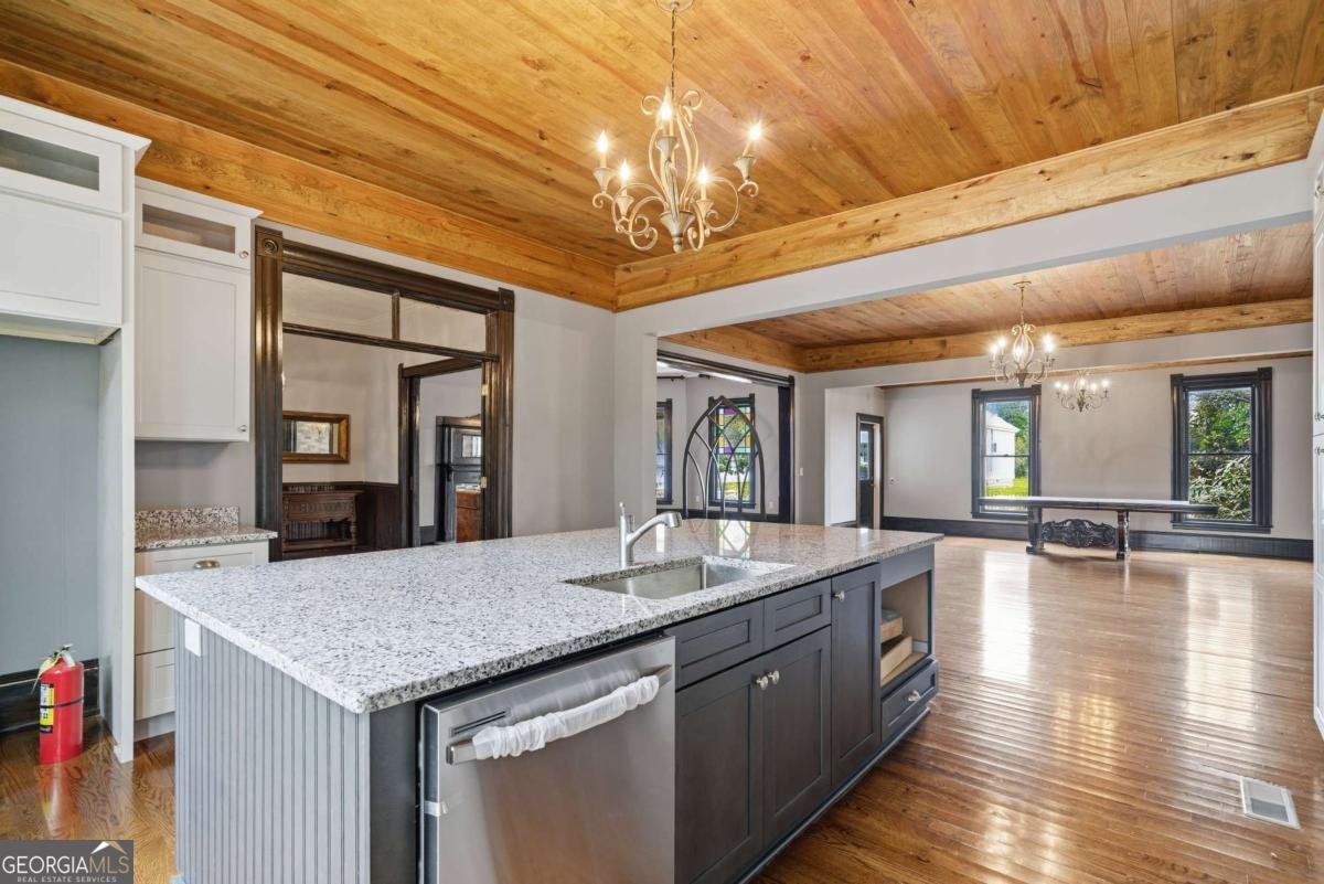 108 King Street Adairsville GA 30103