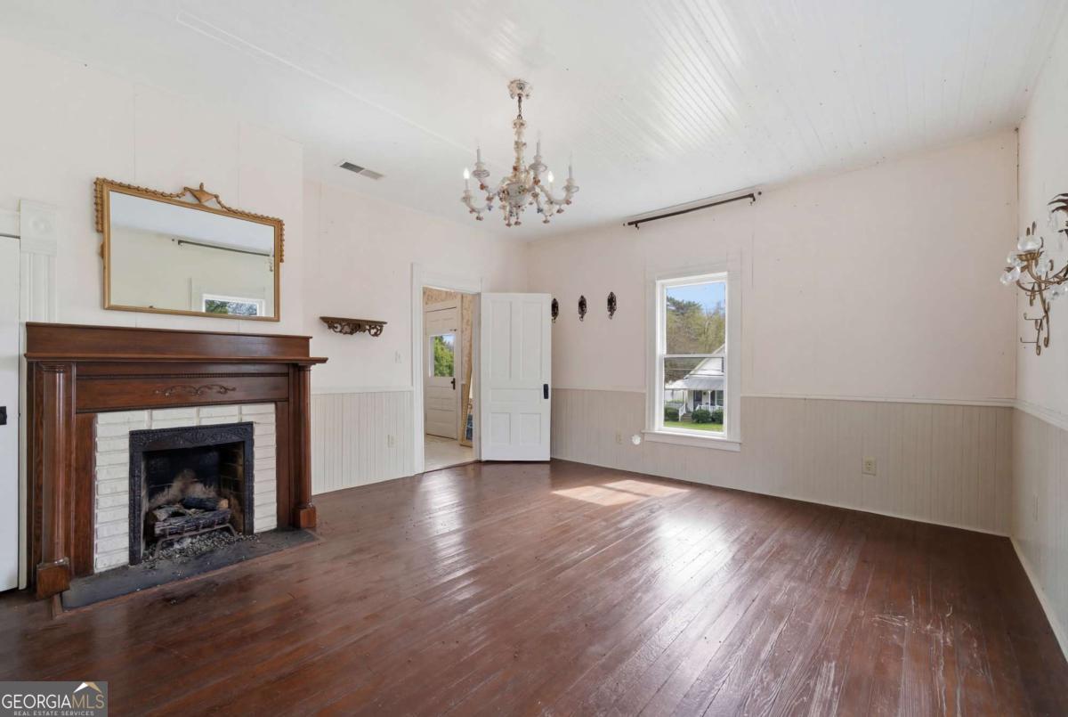 108 King Street Adairsville GA 30103