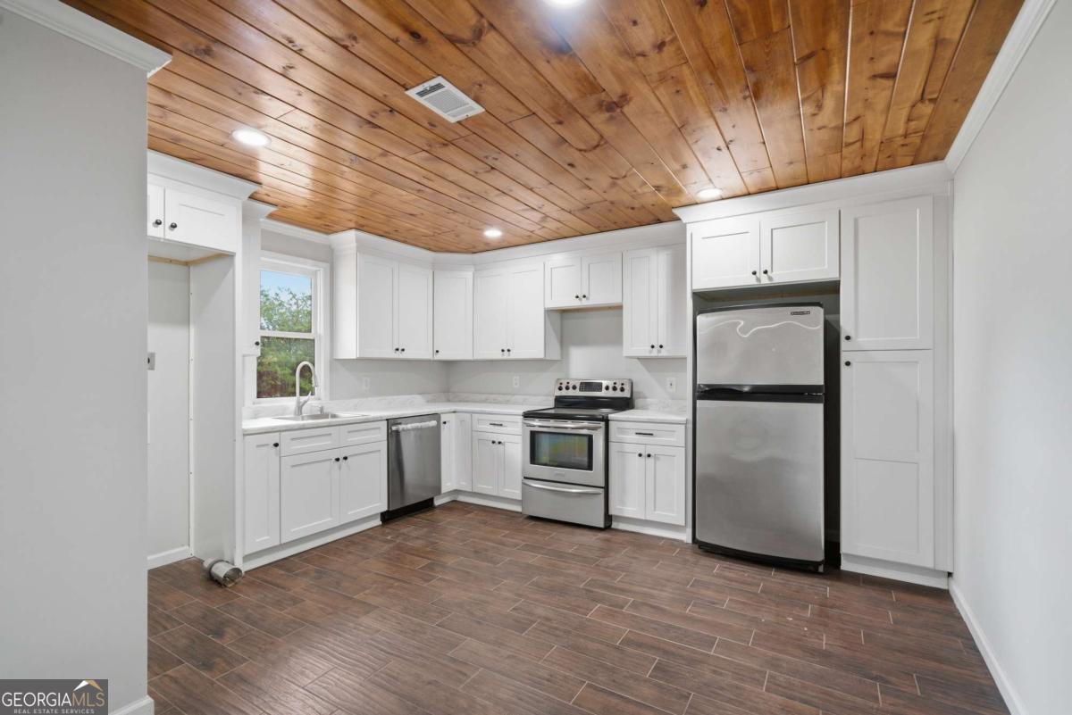 108 King Street Adairsville GA 30103