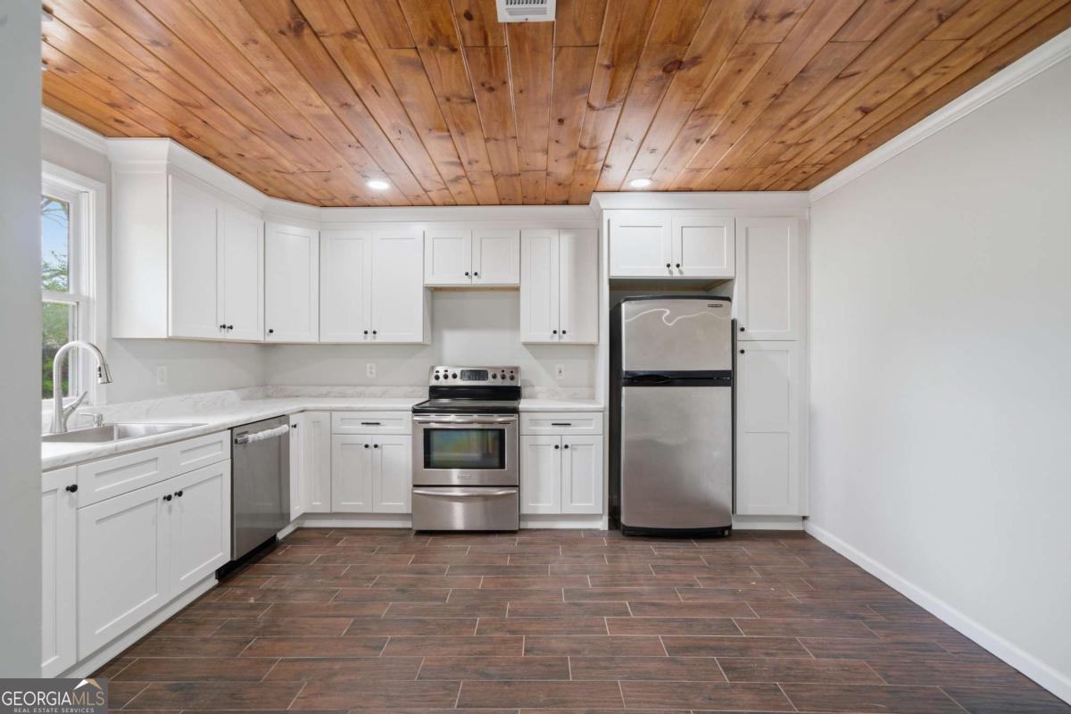 108 King Street Adairsville GA 30103