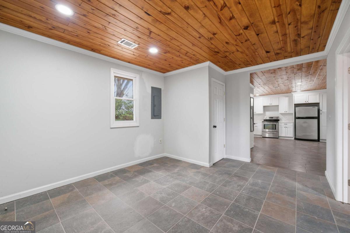 108 King Street Adairsville GA 30103
