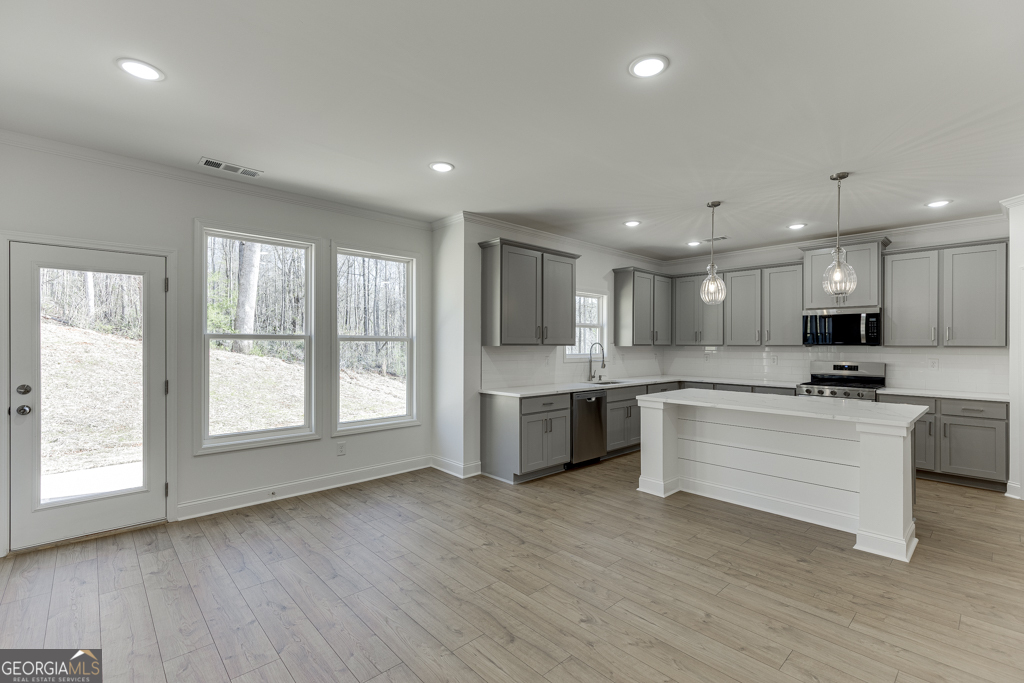 997 Lakeview Commerce GA 30529