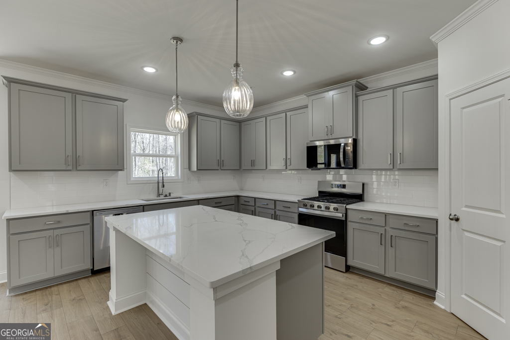 997 Lakeview Commerce GA 30529