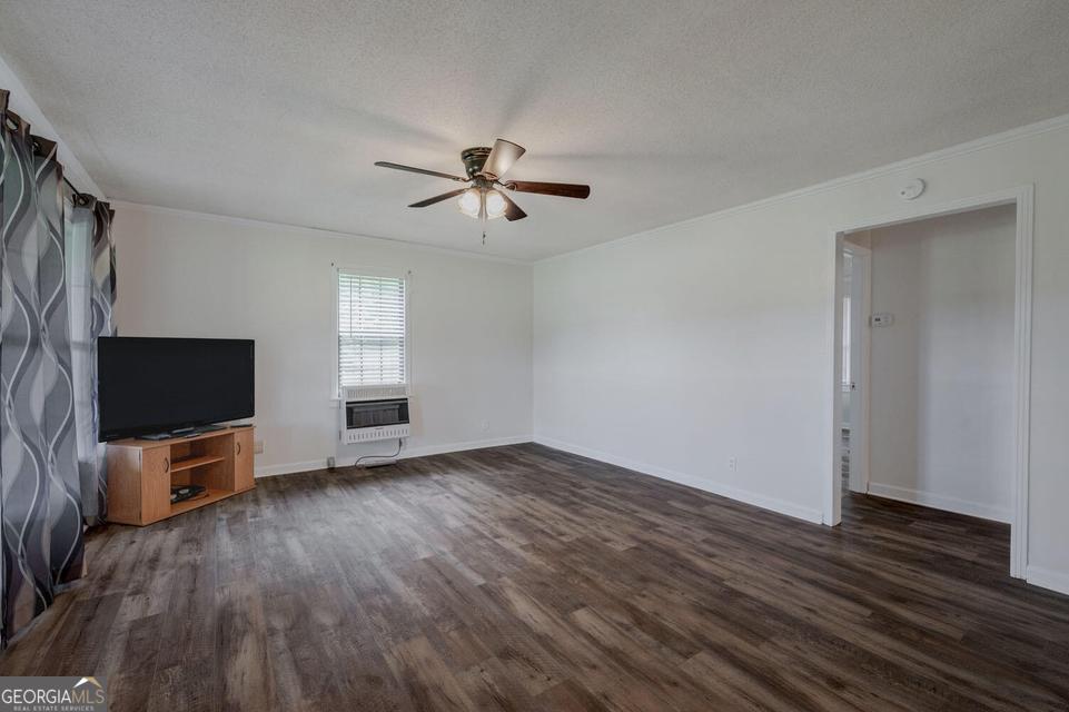 1041 Round Pond Road Lafayette GA 30728