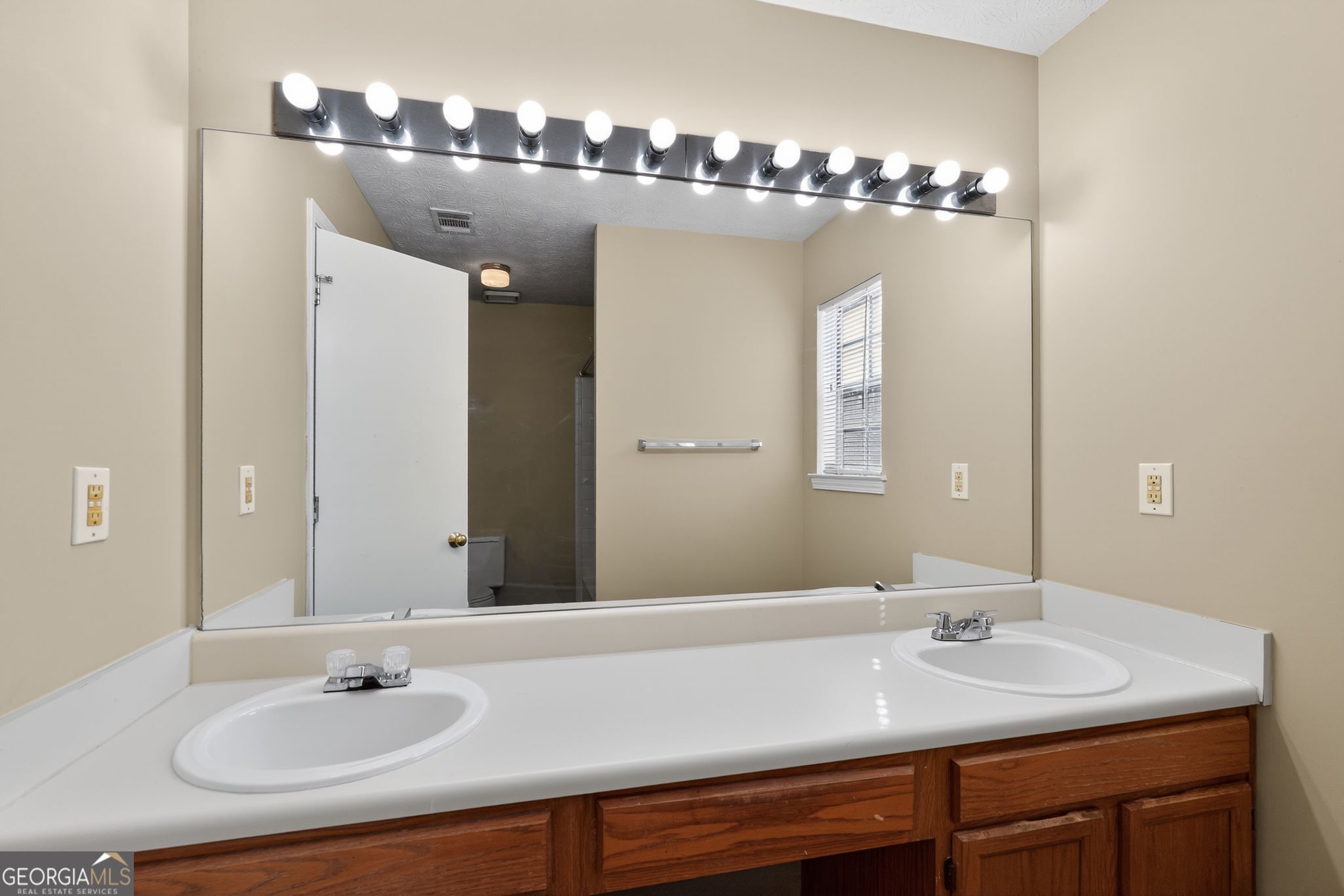 106 Gatwick Court Riverdale GA 30274