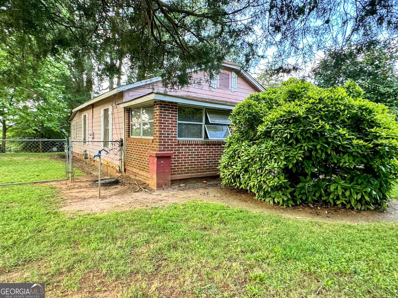 200 Midway Crossing Cornelia GA 30531