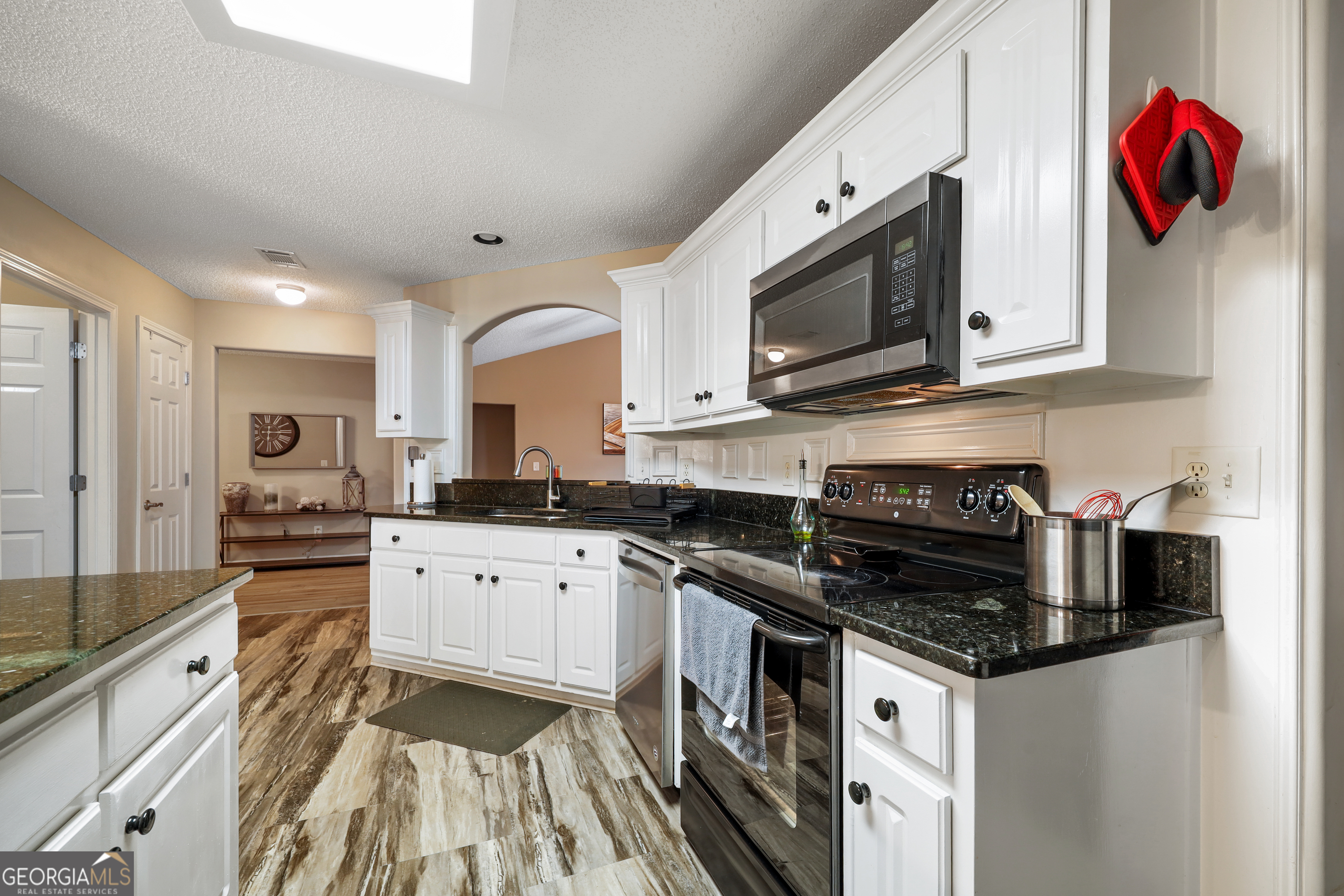 162 Oak View Drive Hull GA 30646