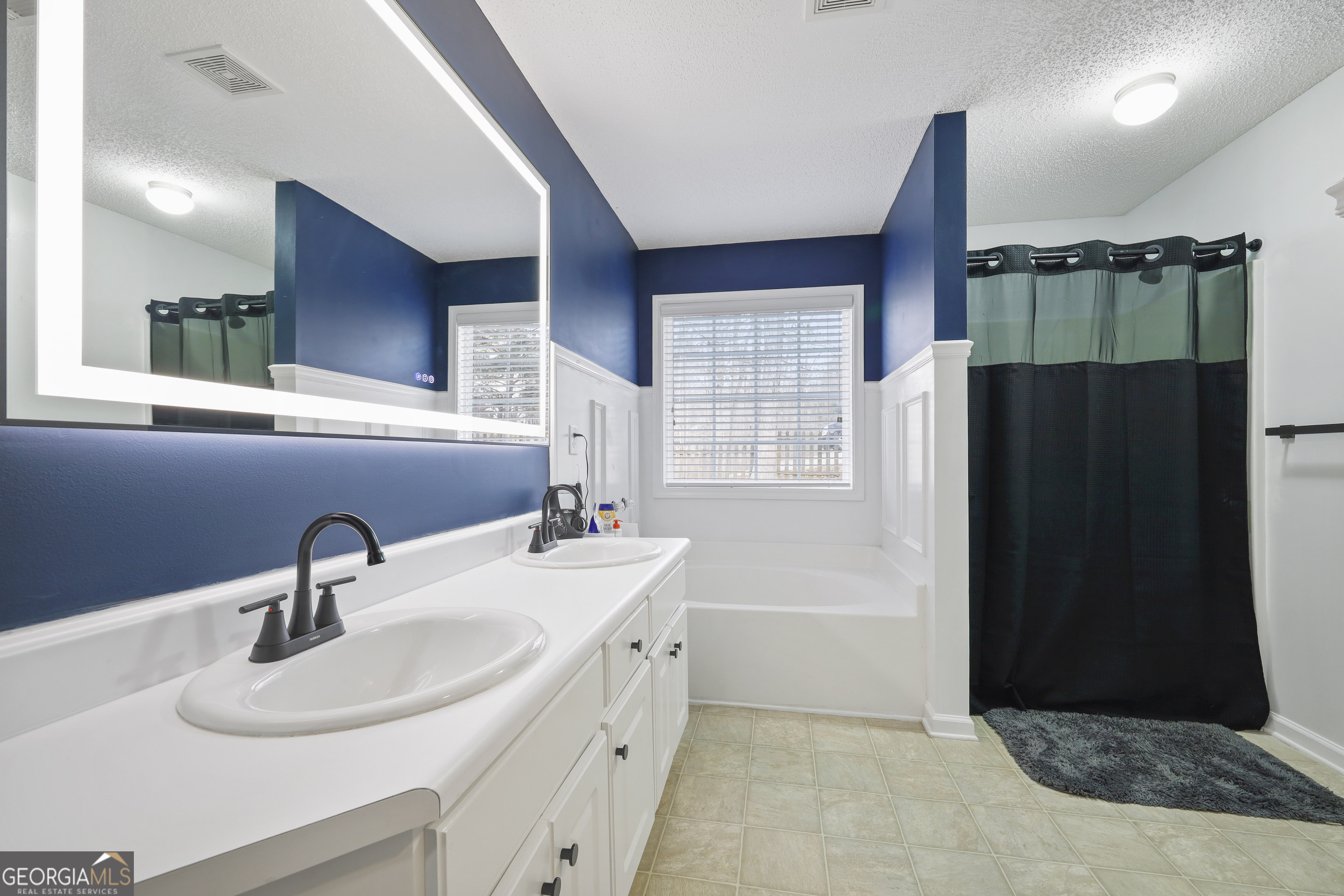 162 Oak View Drive Hull GA 30646