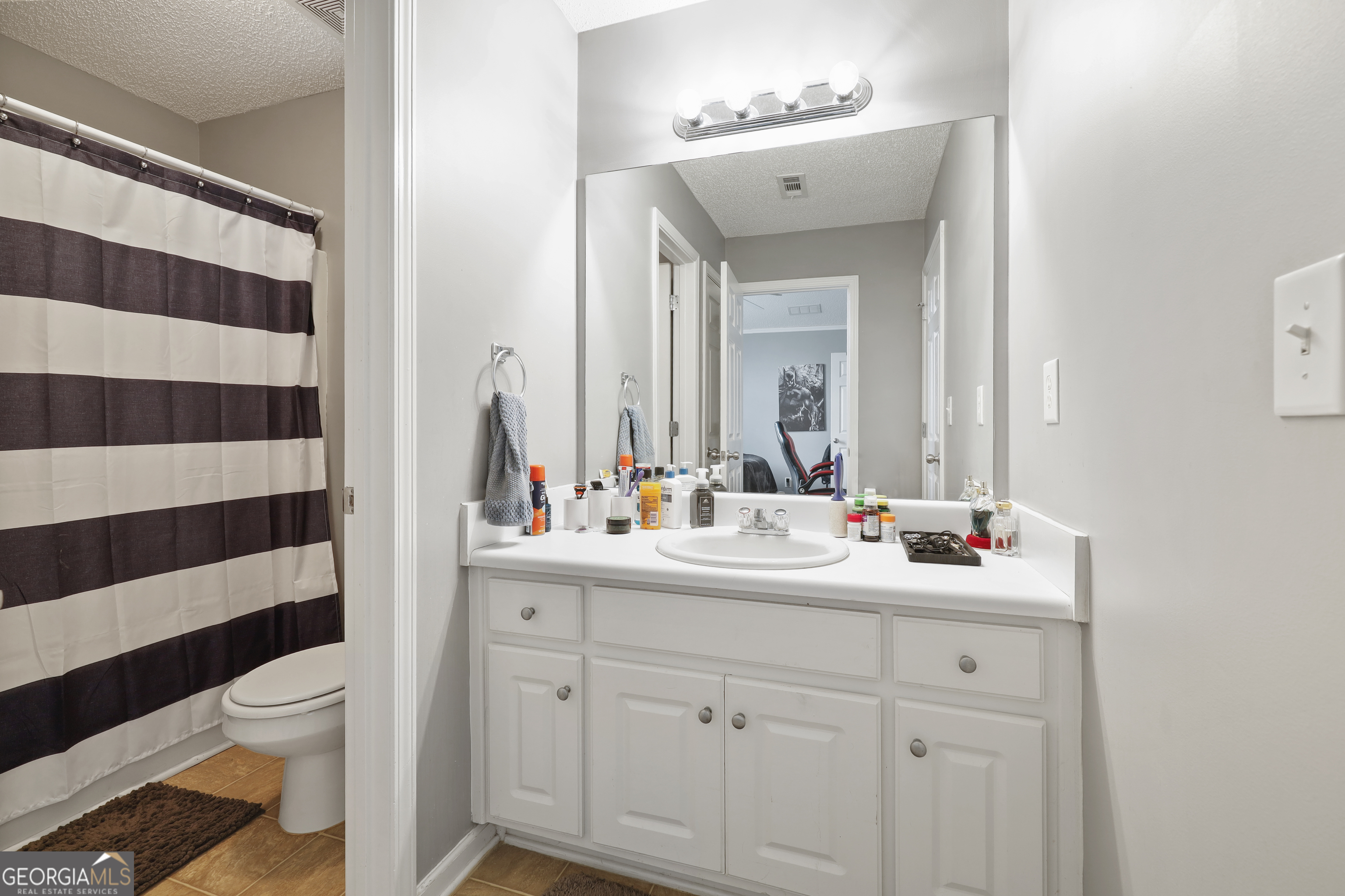 162 Oak View Drive Hull GA 30646