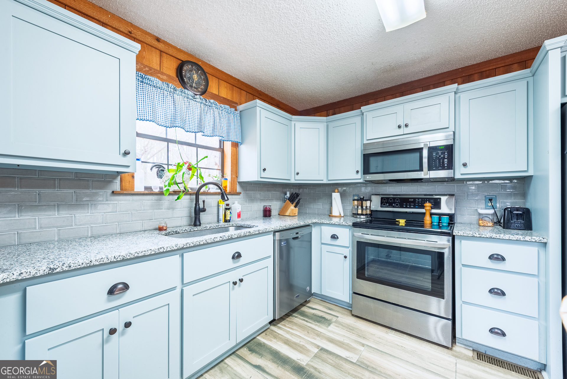 1670 Beaver Dam Road Odum GA 31555