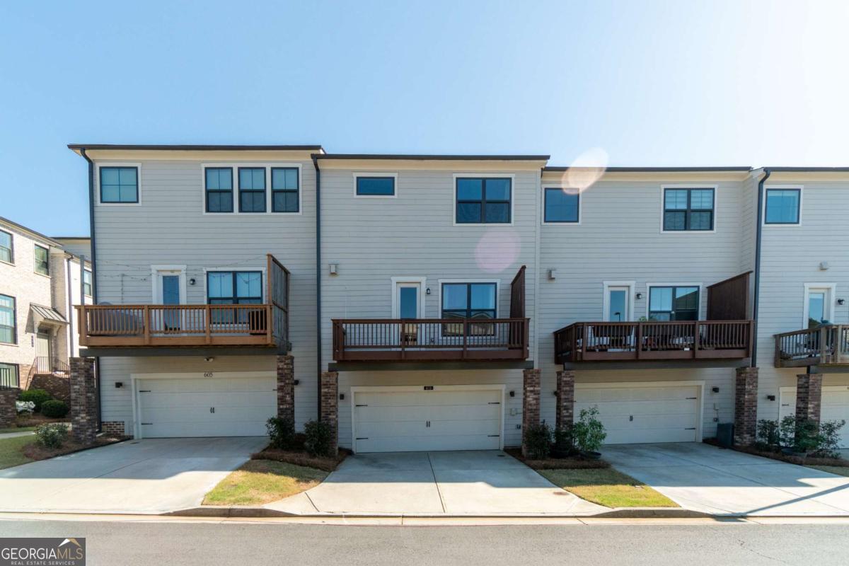 615 Fair View Circle Roswell GA 30076