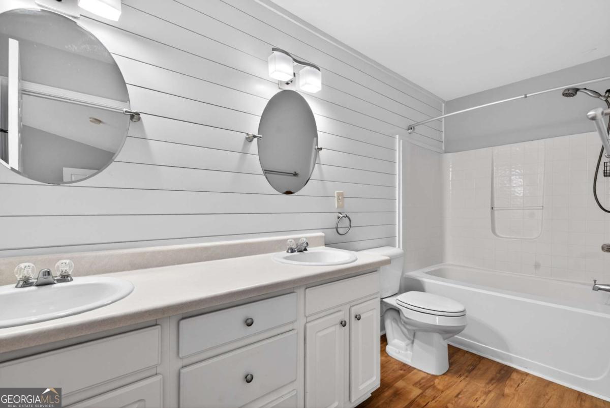 4210 Oakwood Road Oakwood GA 30566