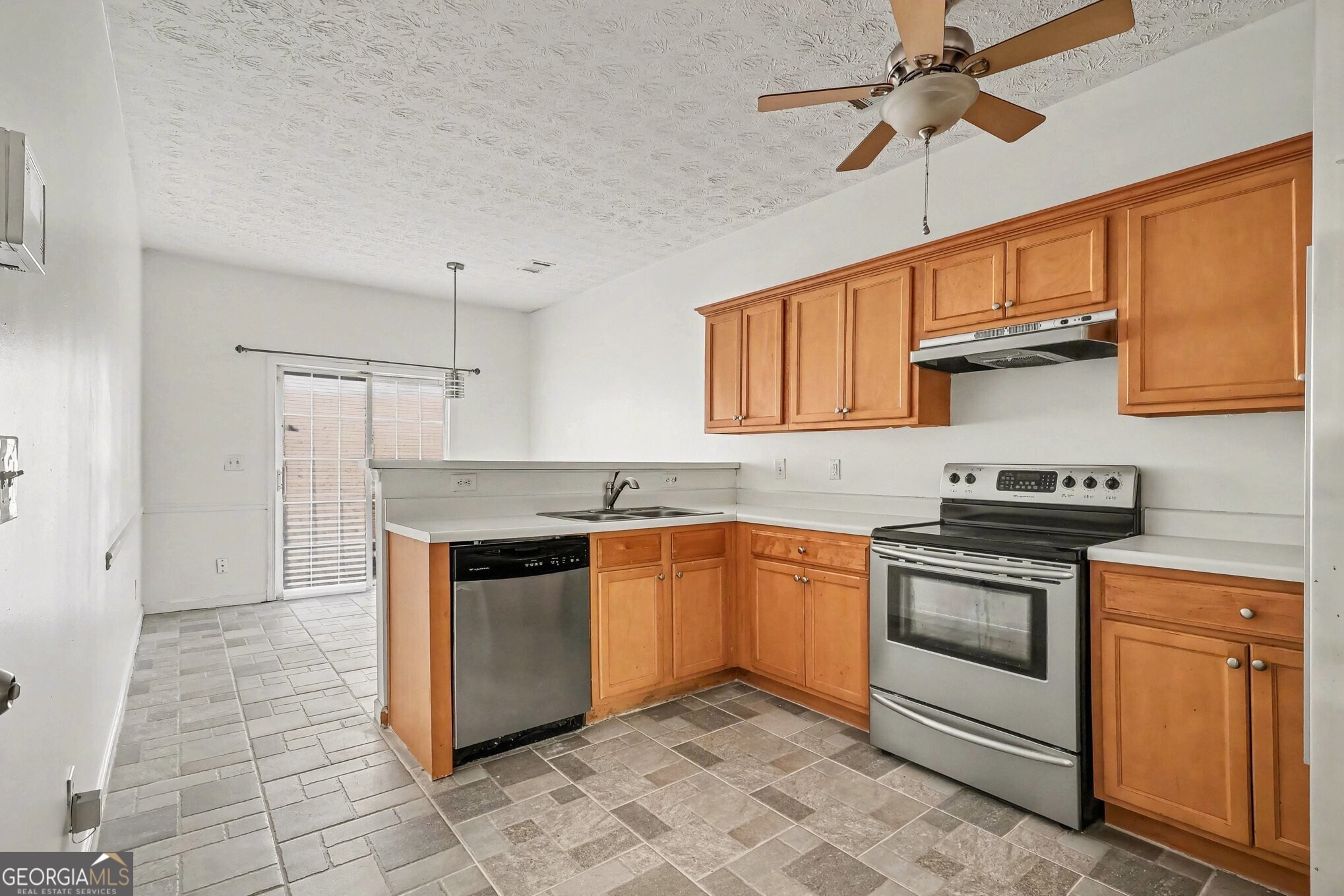 2818 Village Trace Atlanta GA 30344