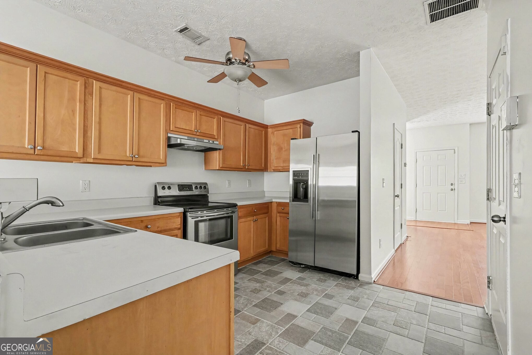 2818 Village Trace Atlanta GA 30344