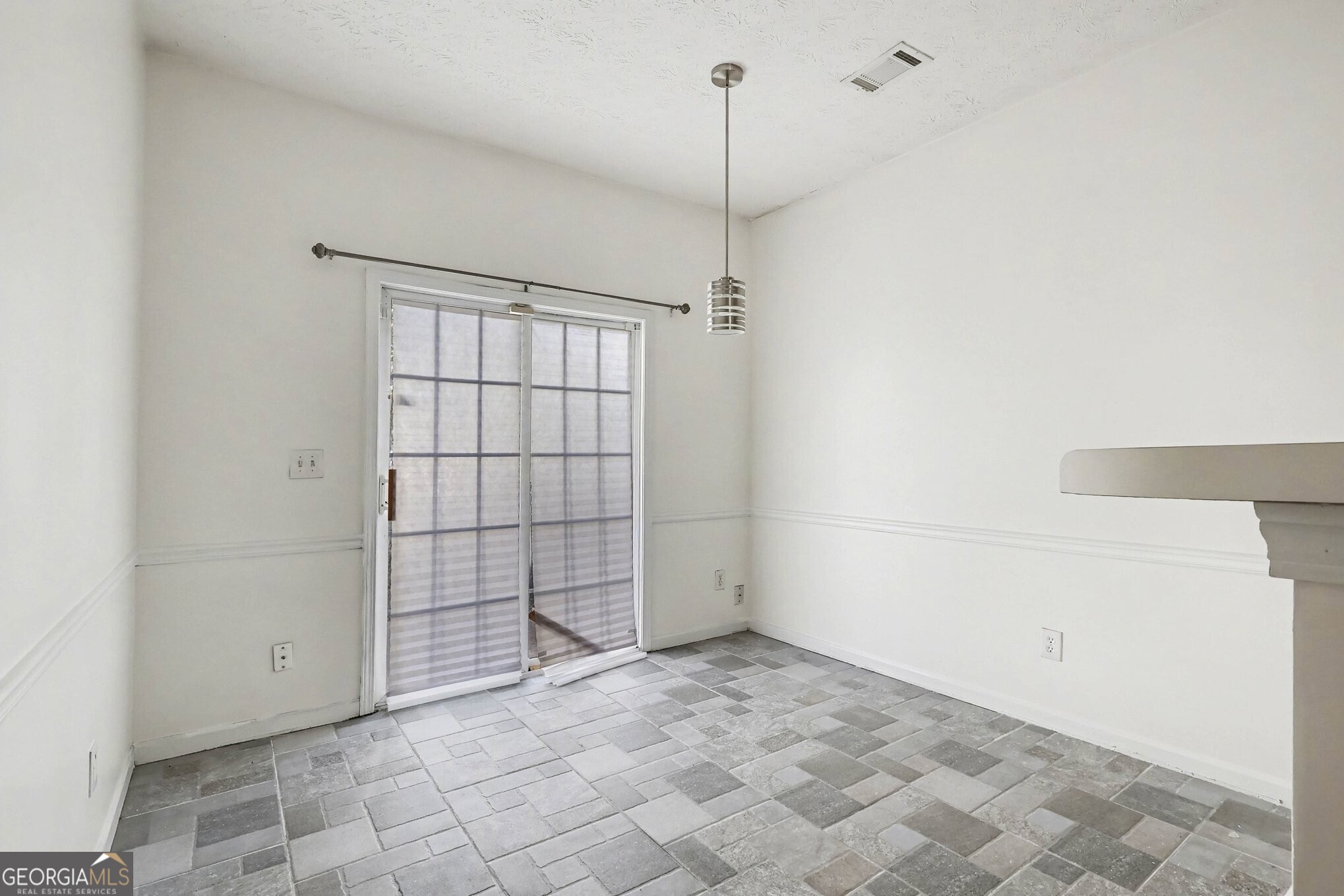 2818 Village Trace Atlanta GA 30344