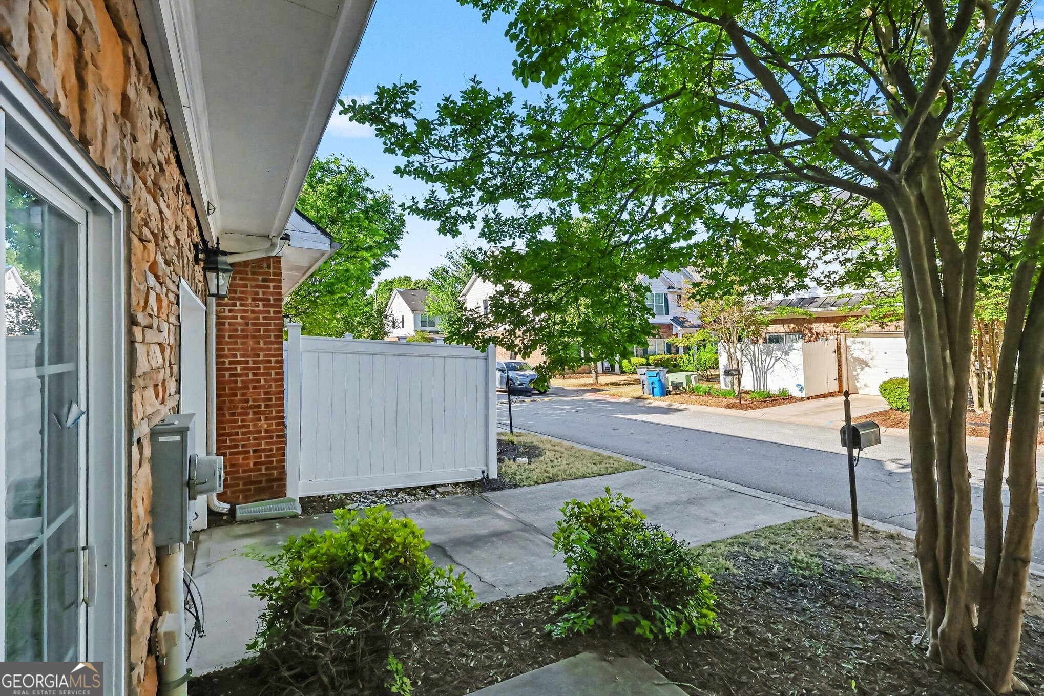 2818 Village Trace Atlanta GA 30344