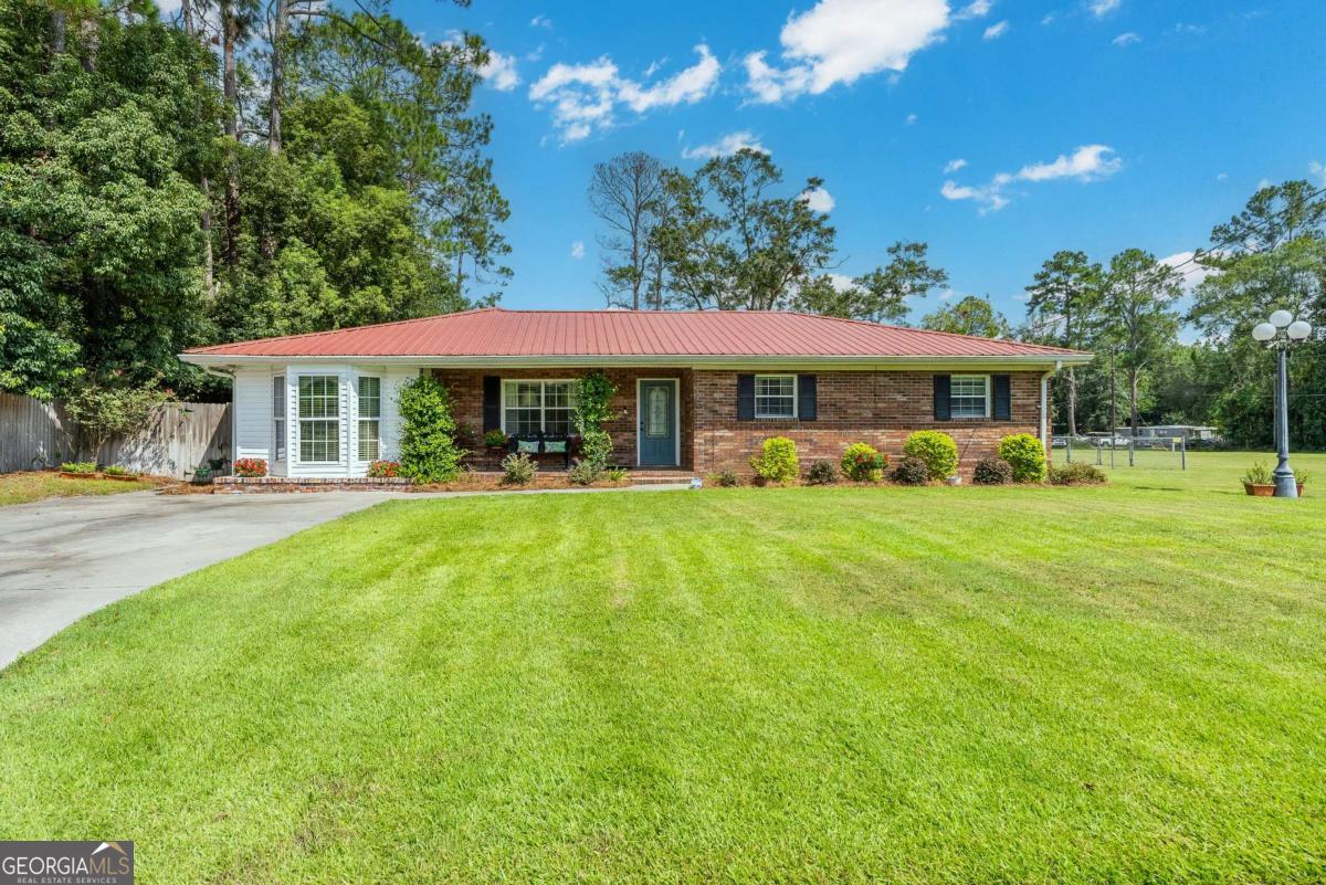 1238 Red Keen Road Waycross GA 31503