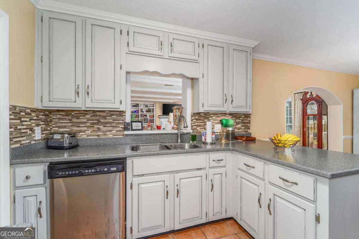 1238 Red Keen Road Waycross GA 31503