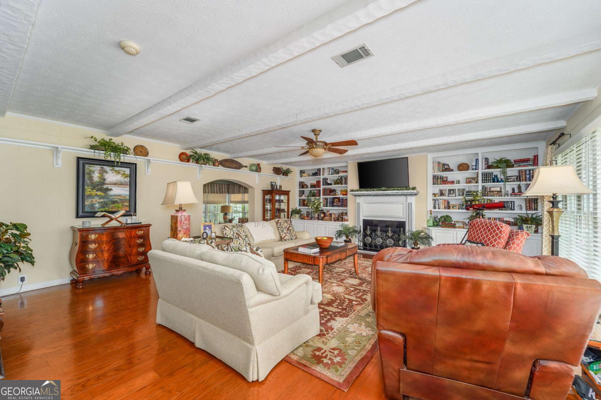1238 Red Keen Road Waycross GA 31503