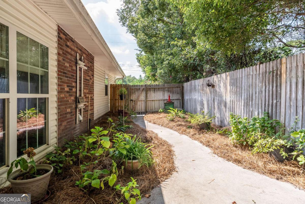 1238 Red Keen Road Waycross GA 31503