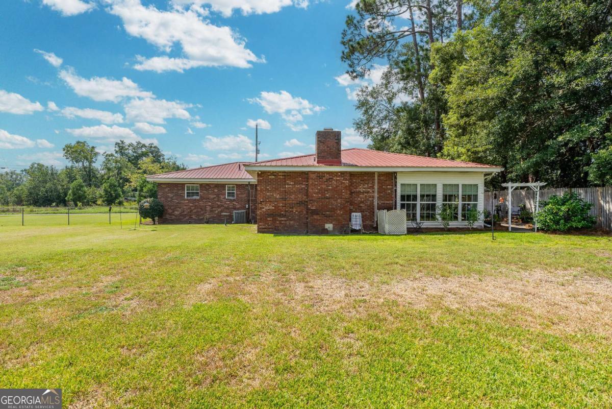 1238 Red Keen Road Waycross GA 31503