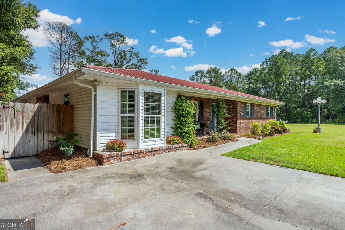1238 Red Keen Road Waycross GA 31503