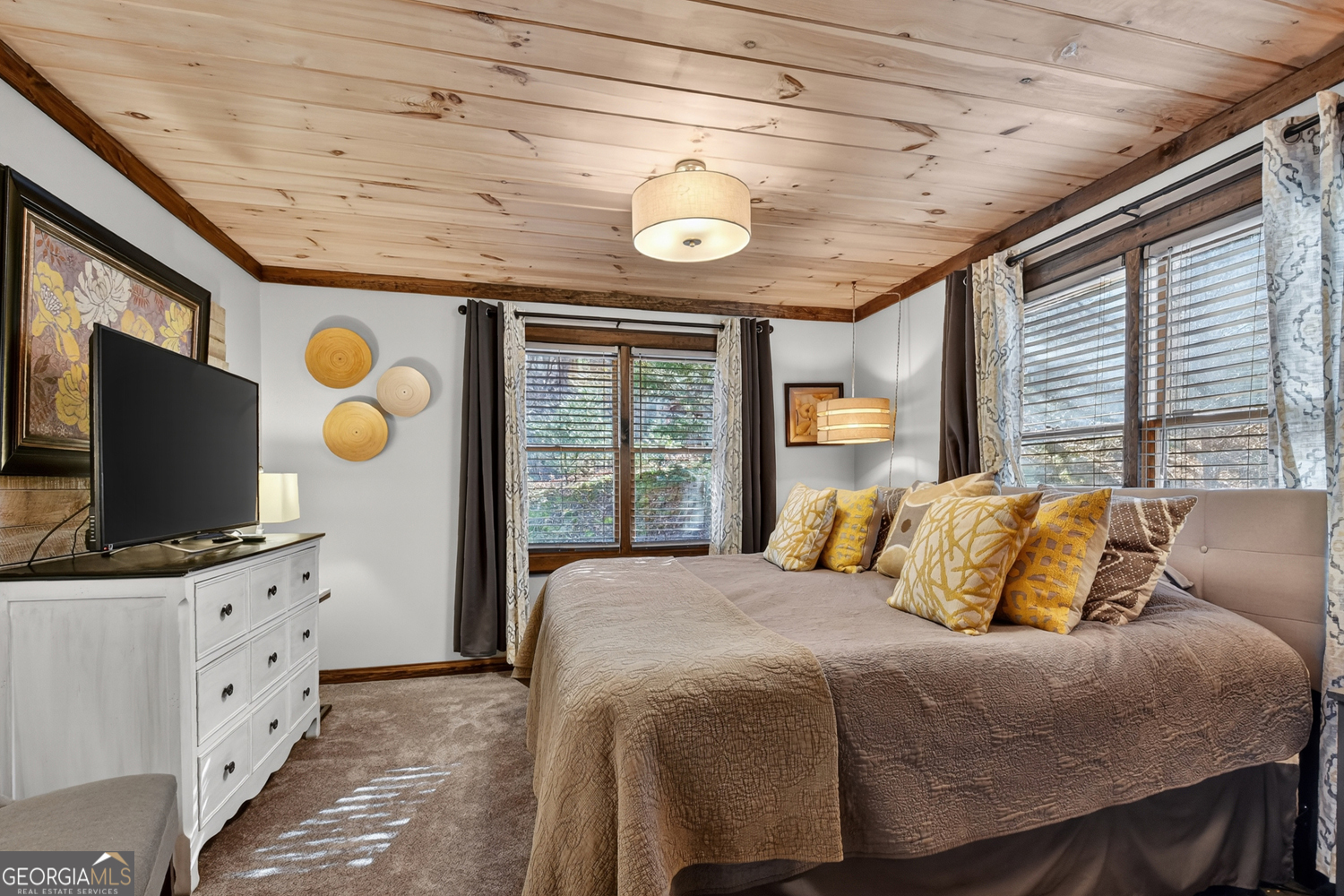 215 Valley View Road Ellijay GA 30536