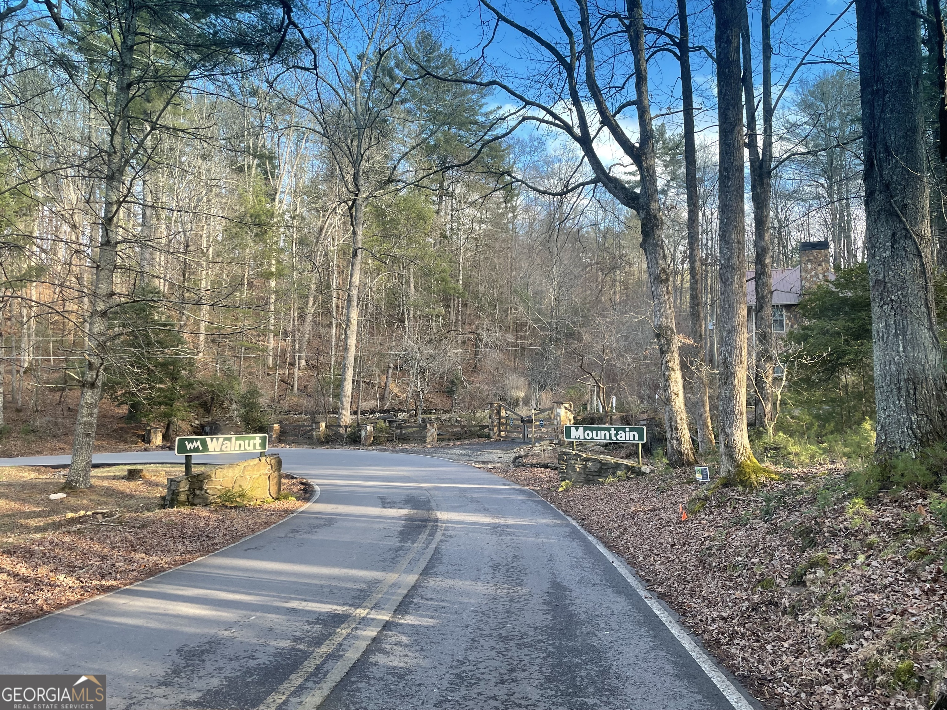 215 Valley View Road Ellijay GA 30536