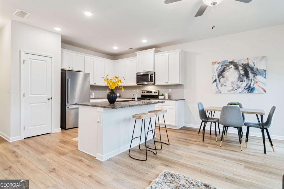 2824 Saratoga Lake View Decatur GA 30034