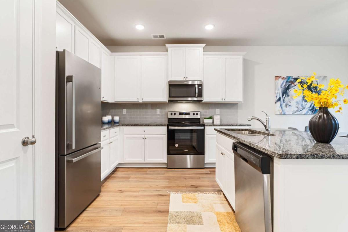 2824 Saratoga Lake View Decatur GA 30034