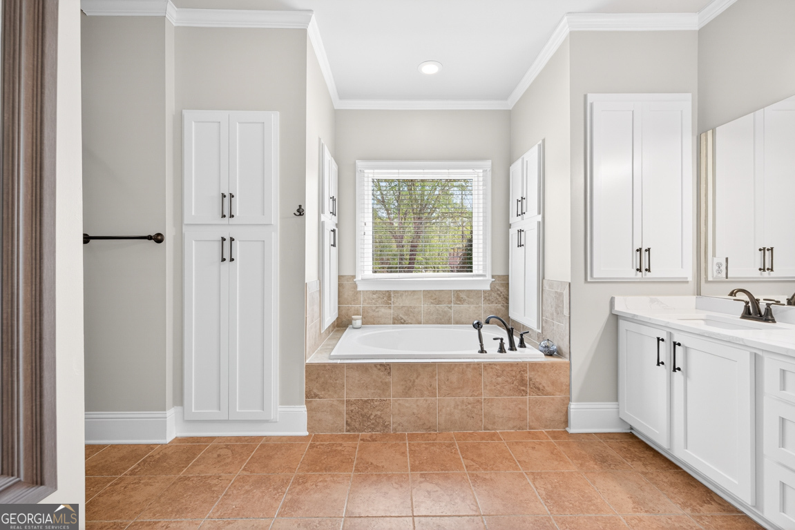 1121 Deer Trail Bishop GA 30621