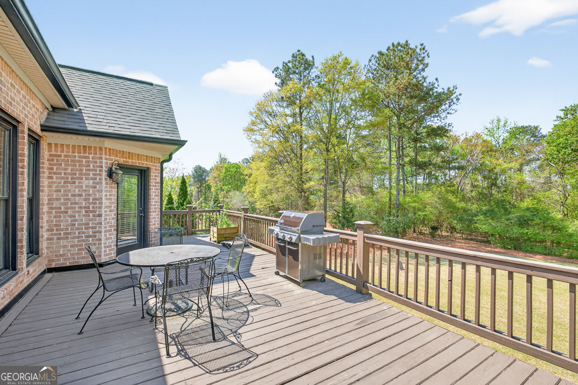 1121 Deer Trail Bishop GA 30621