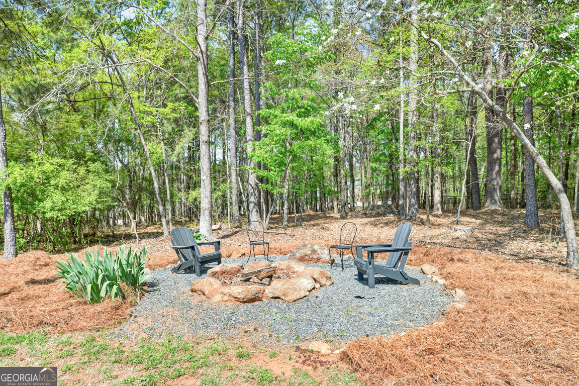 1121 Deer Trail Bishop GA 30621