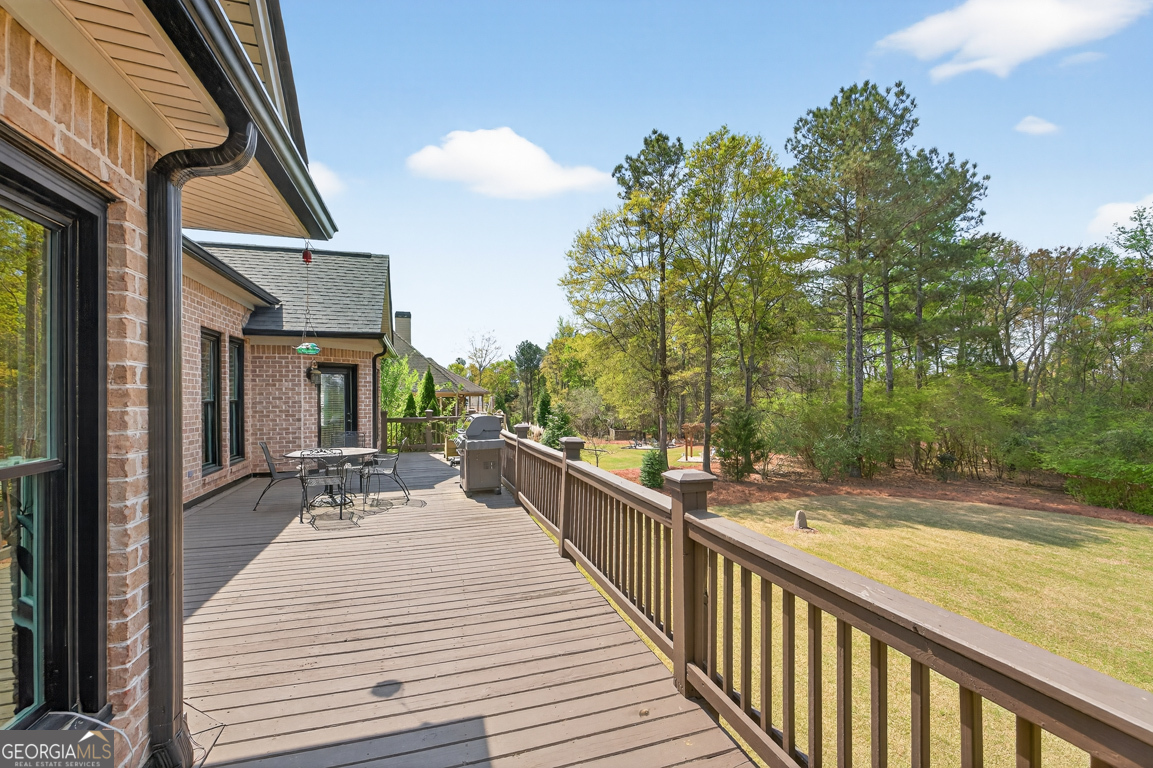 1121 Deer Trail Bishop GA 30621