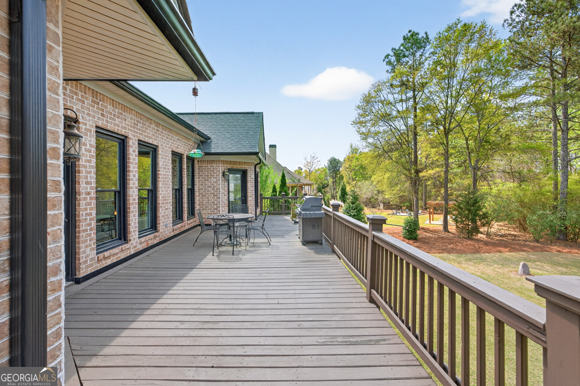 1121 Deer Trail Bishop GA 30621