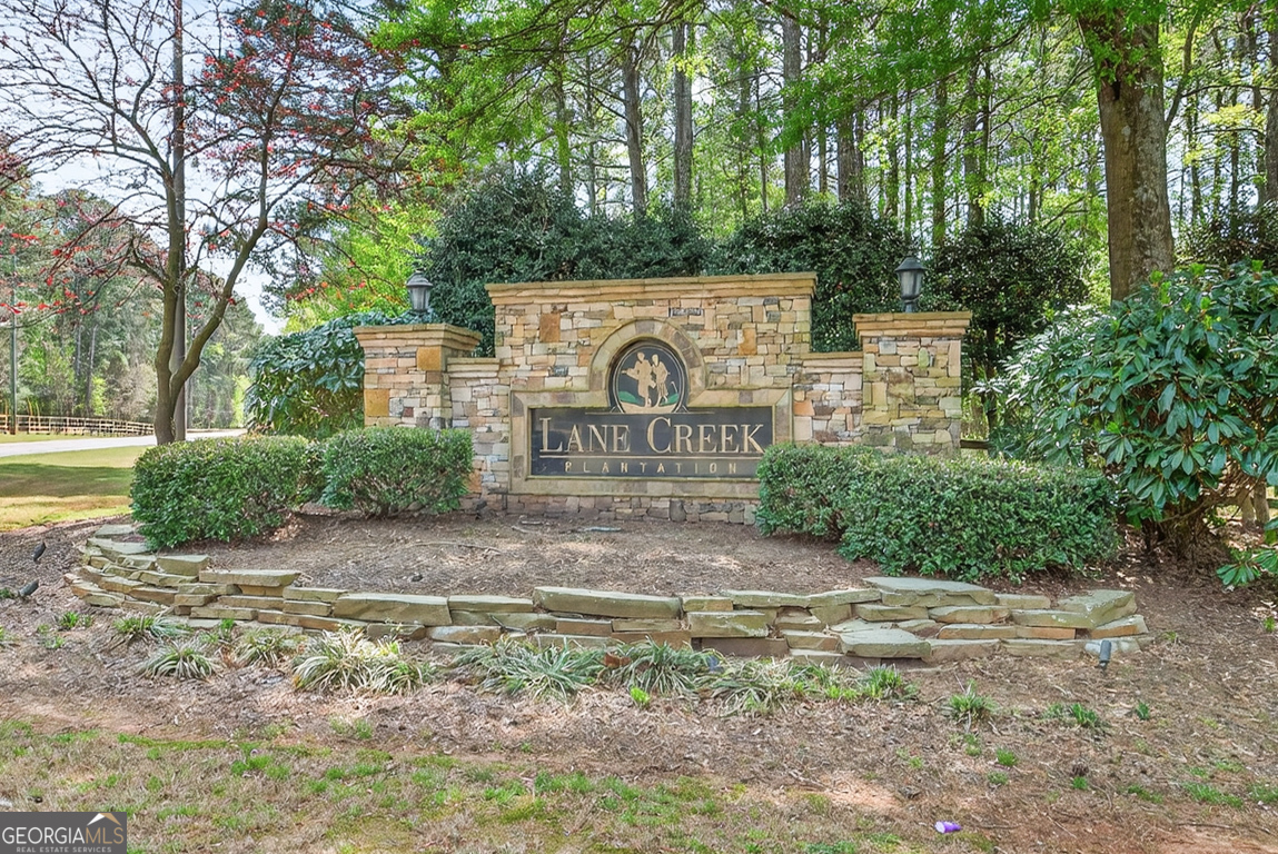 1121 Deer Trail Bishop GA 30621
