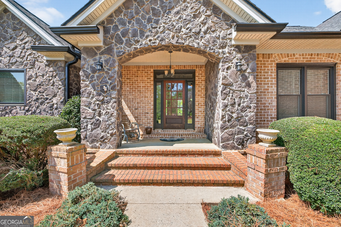 1121 Deer Trail Bishop GA 30621