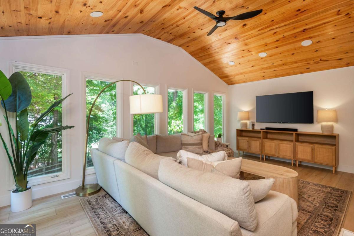 1307 Cobblestone Lane Woodstock GA 30189