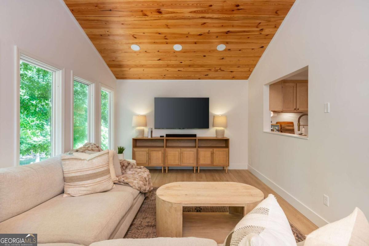 1307 Cobblestone Lane Woodstock GA 30189