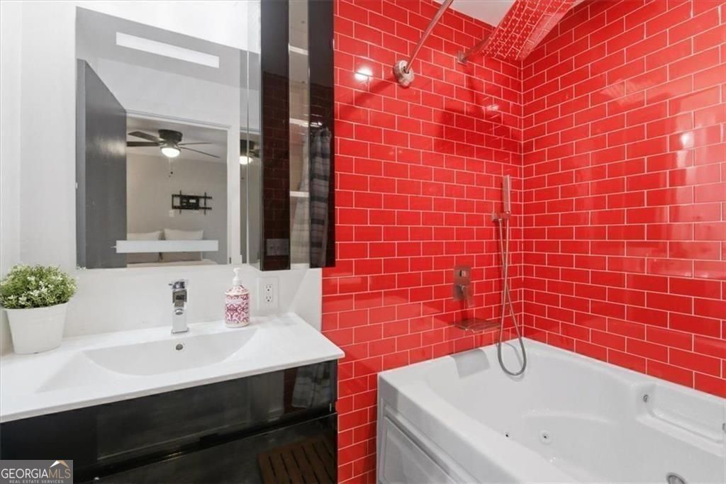 1250 Breuer Mews Atlanta GA 30318