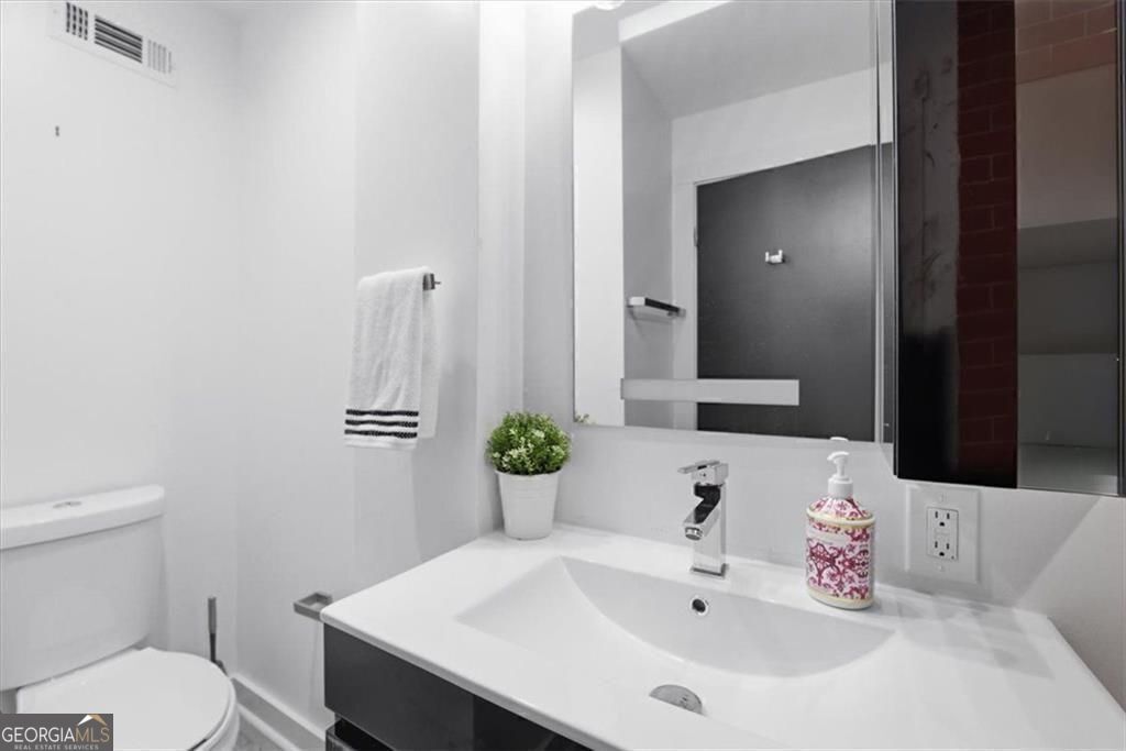 1250 Breuer Mews Atlanta GA 30318