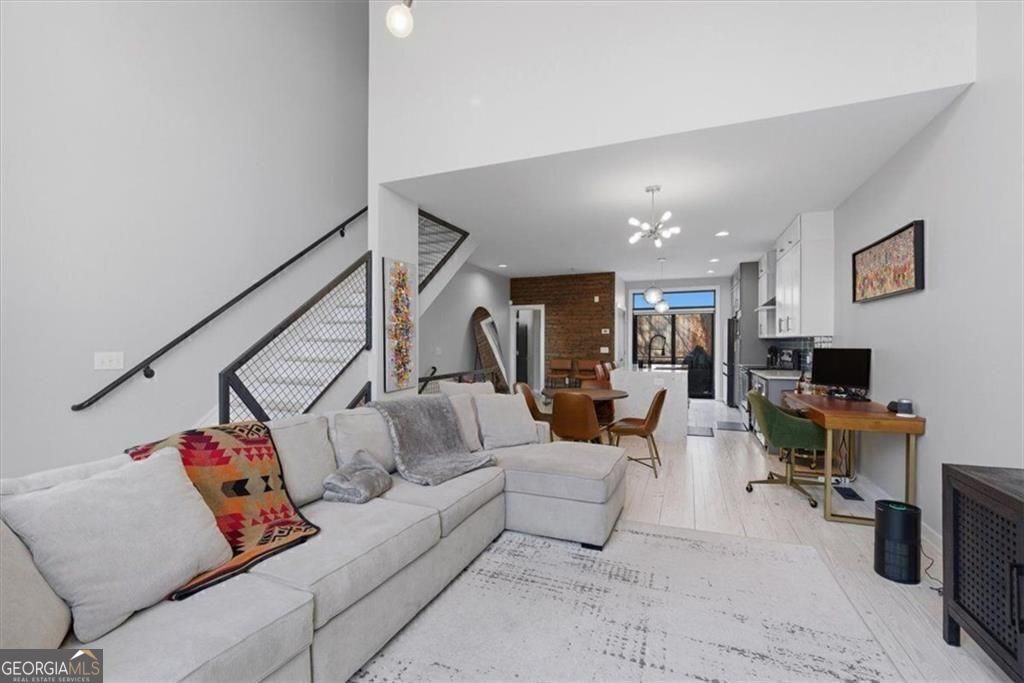 1250 Breuer Mews Atlanta GA 30318