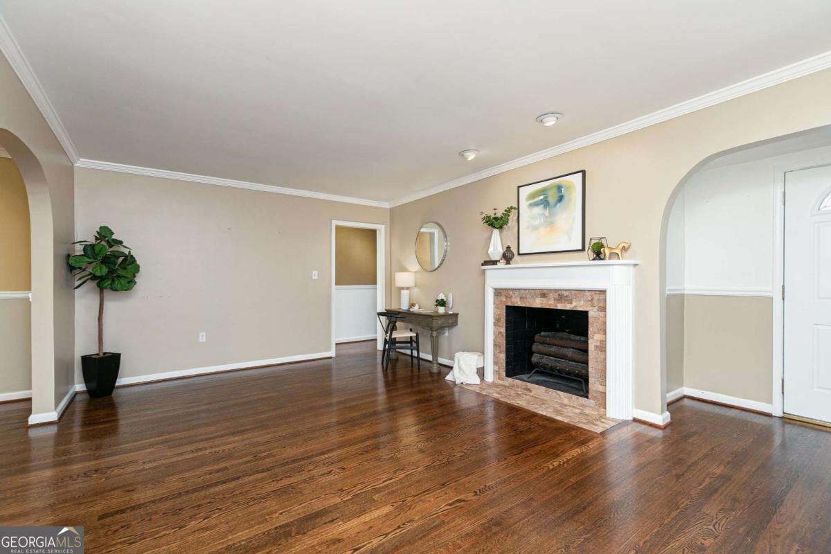 683 Collier Road NW Atlanta GA 30318