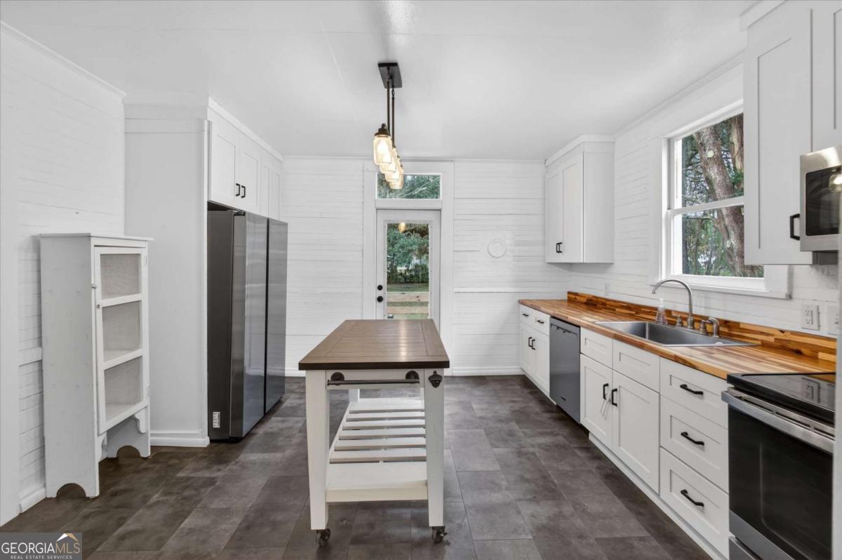 1401 Wayne Darien GA 31305